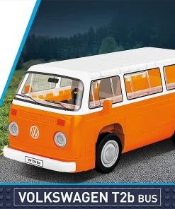 Alternative view of Volkswagen T2b Bus